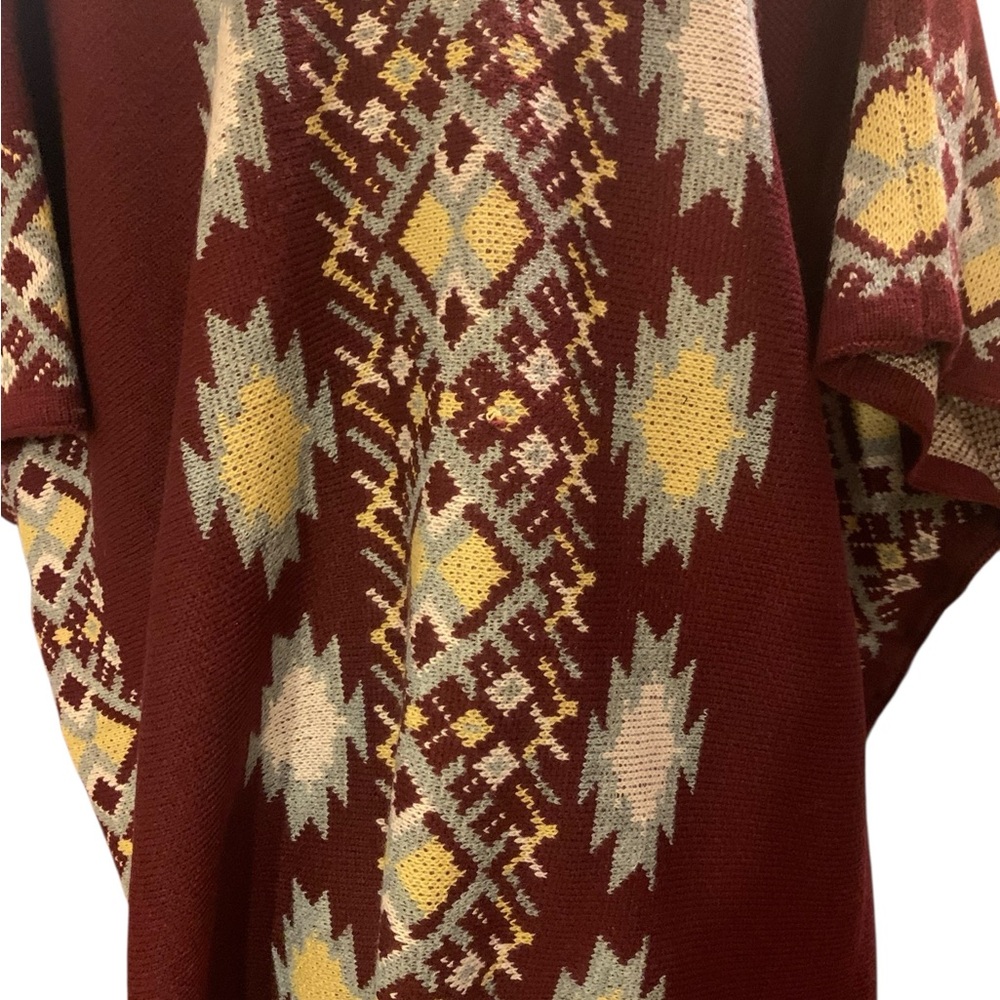Miss Me Burgundy and Gold Geometric Wrap/Shawl/Cape - Picture 9 of 11